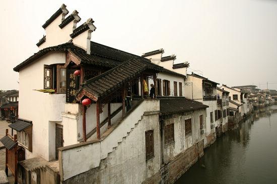 雨雪天气,昆明公交禁止驾驶员急加速和急刹车!